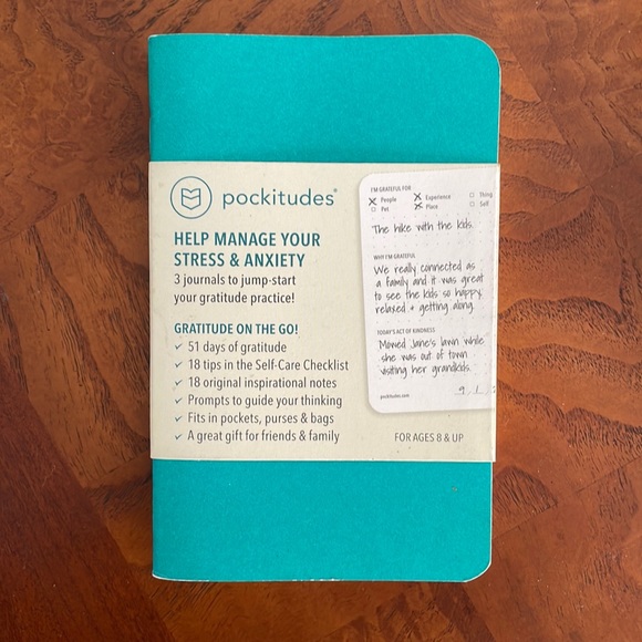 ⚜️Pockitudes Gratitude, Stress  & Anxiety Journal! NWT! - Picture 2 of 4